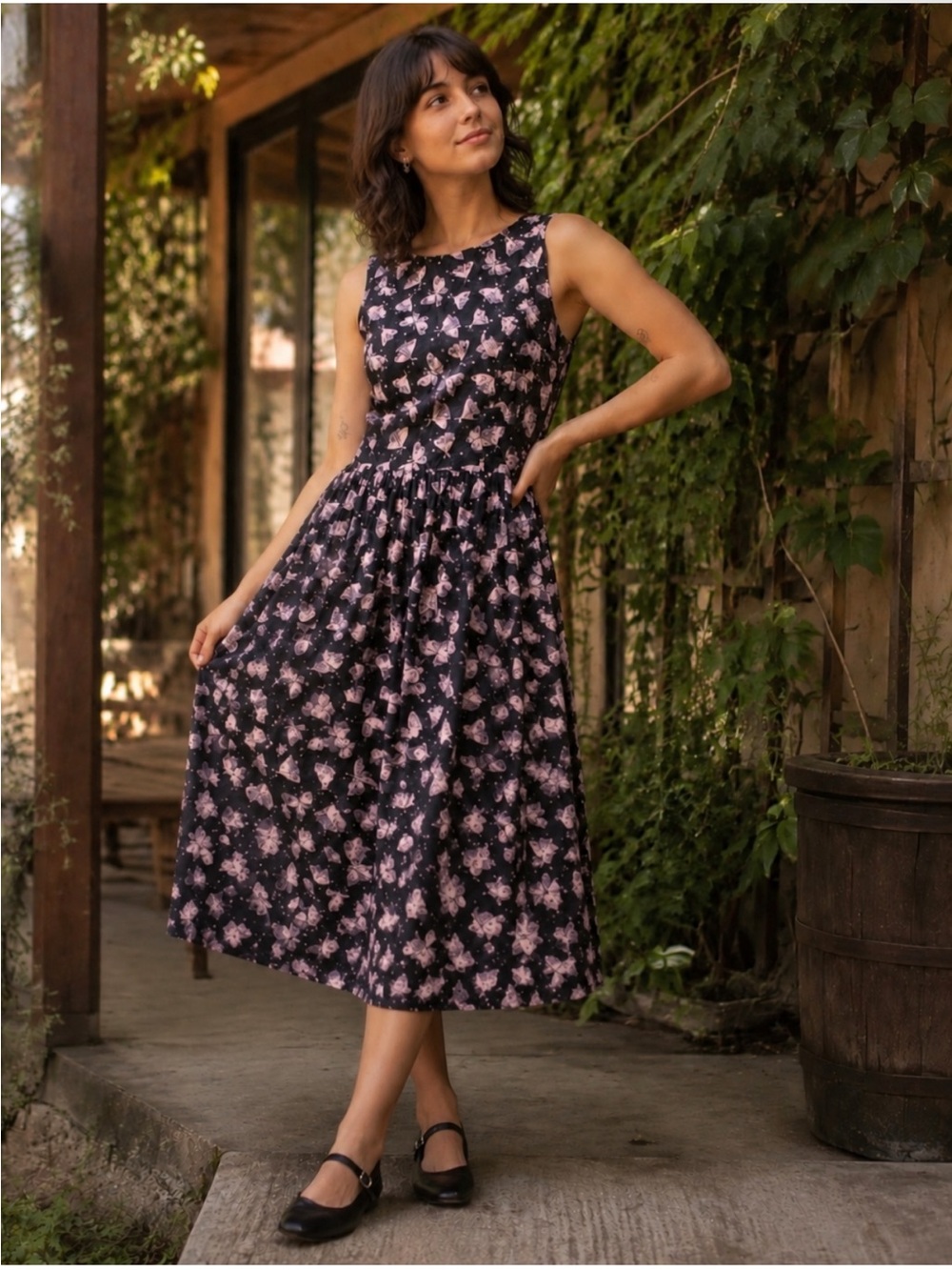 Retrolicious Women's Size S Black Pink Moth Print Sleeveless Midi Dress